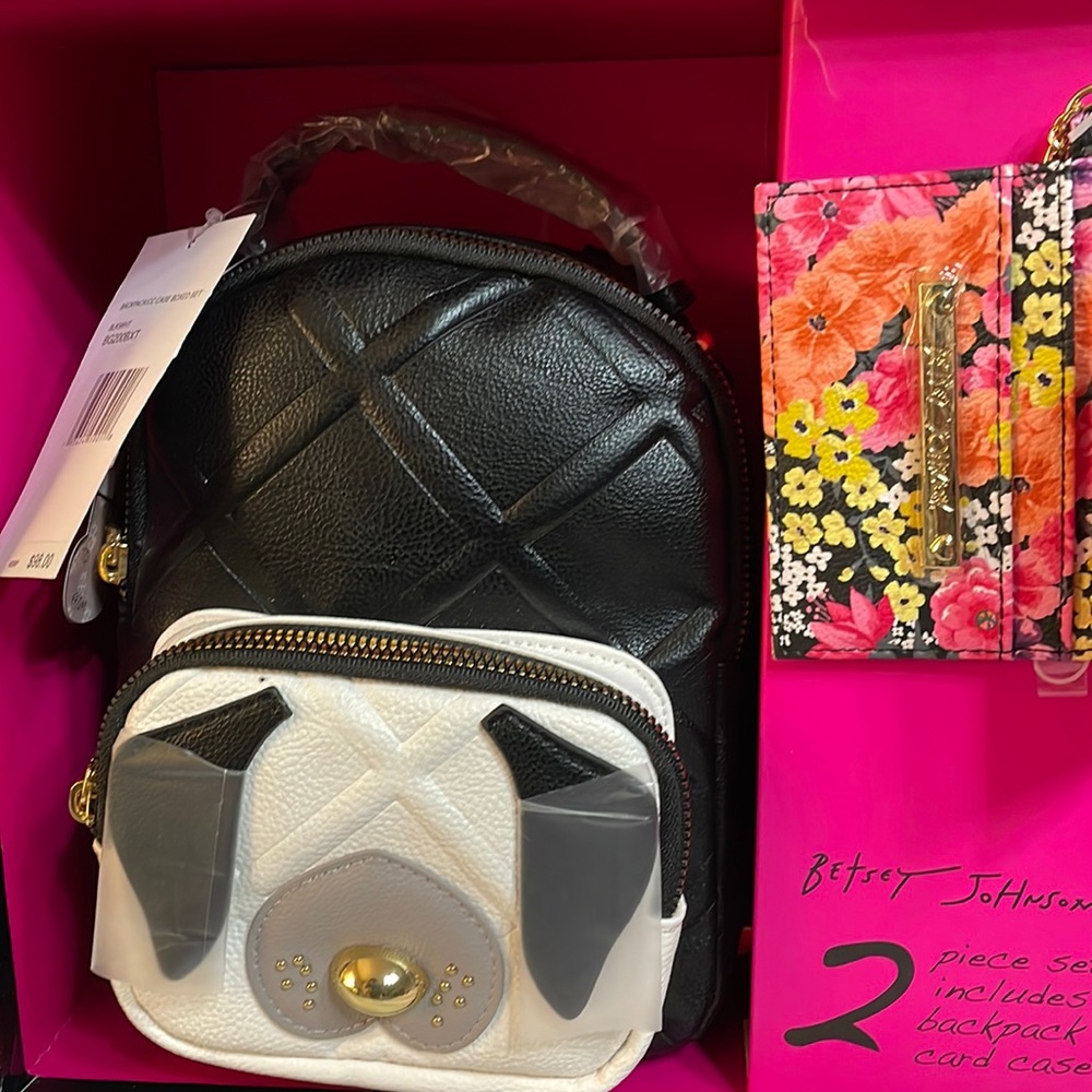 Betsey Johnson Dog Backpack & Card Case Gift Boxed Retail 98.00 NWT - Picture 4 of 9